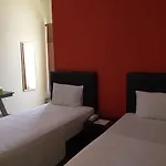 Toedjoeh Enam Homestay