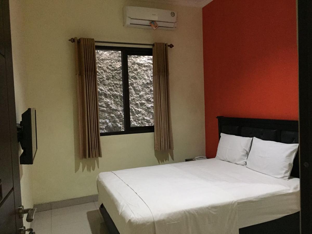 Toedjoeh Enam Bed & Breakfast Surabaya