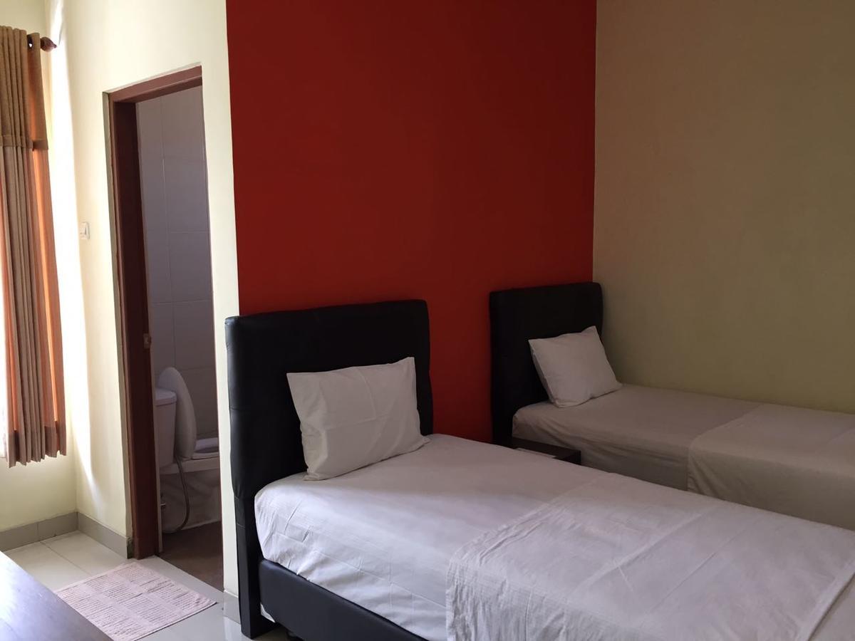 Toedjoeh Enam Bed & Breakfast Surabaya
