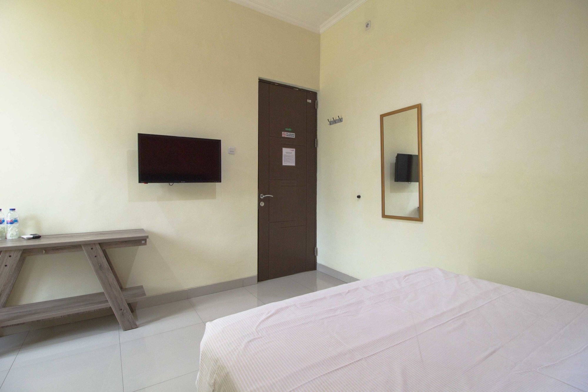 Toedjoeh Enam * Surabaya