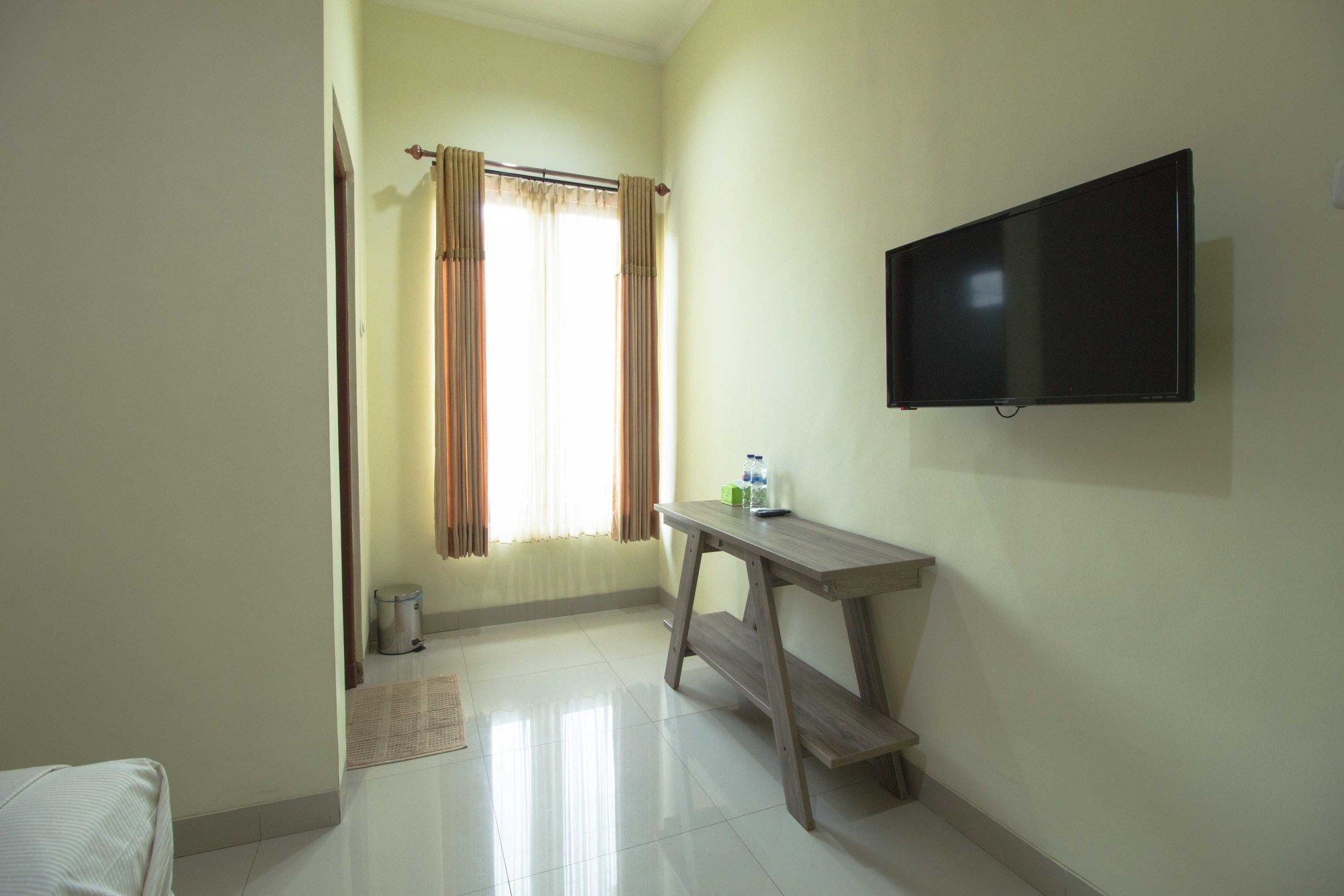 Toedjoeh Enam Bed & Breakfast *