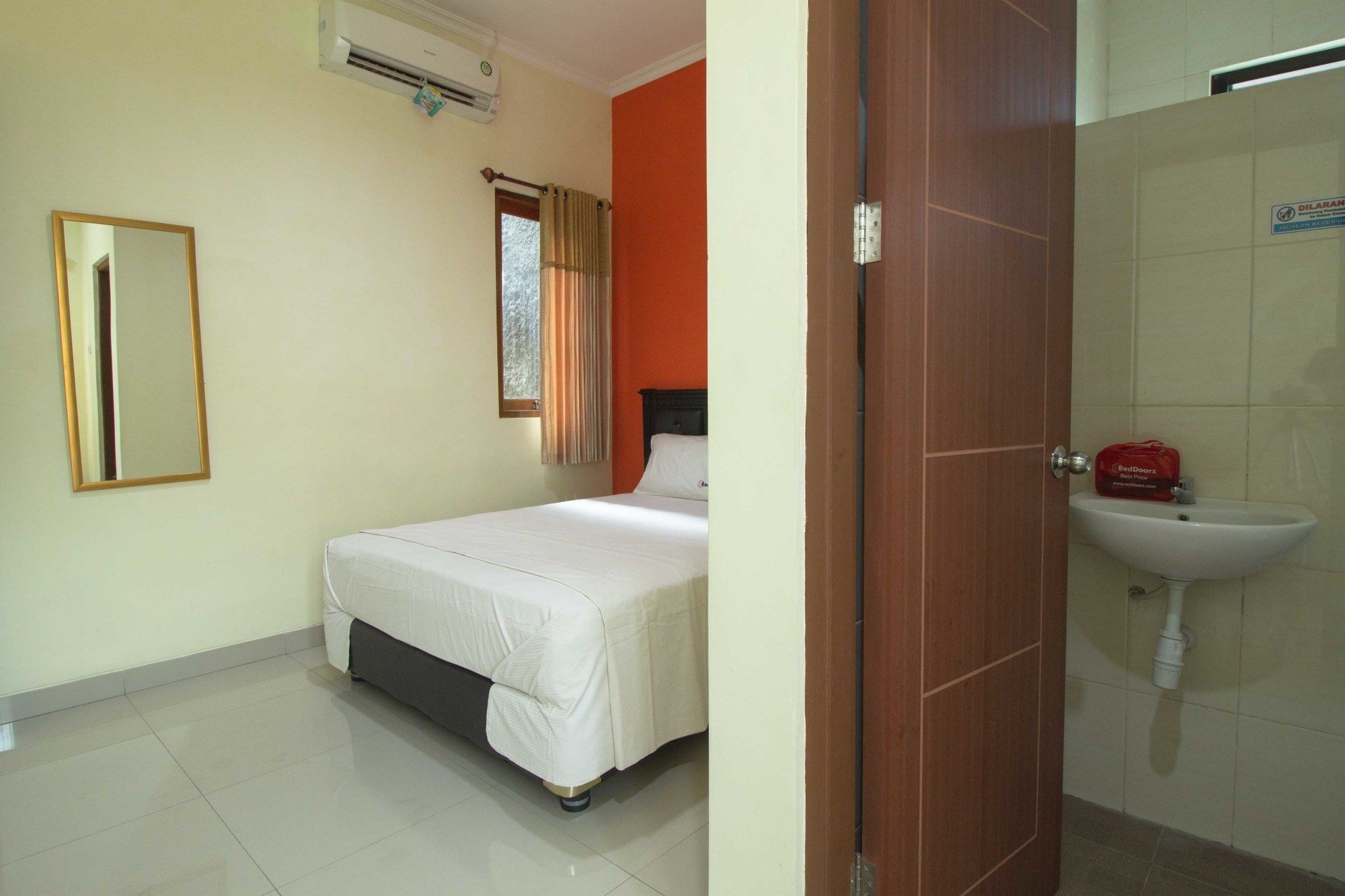Bed & Breakfast Toedjoeh Enam